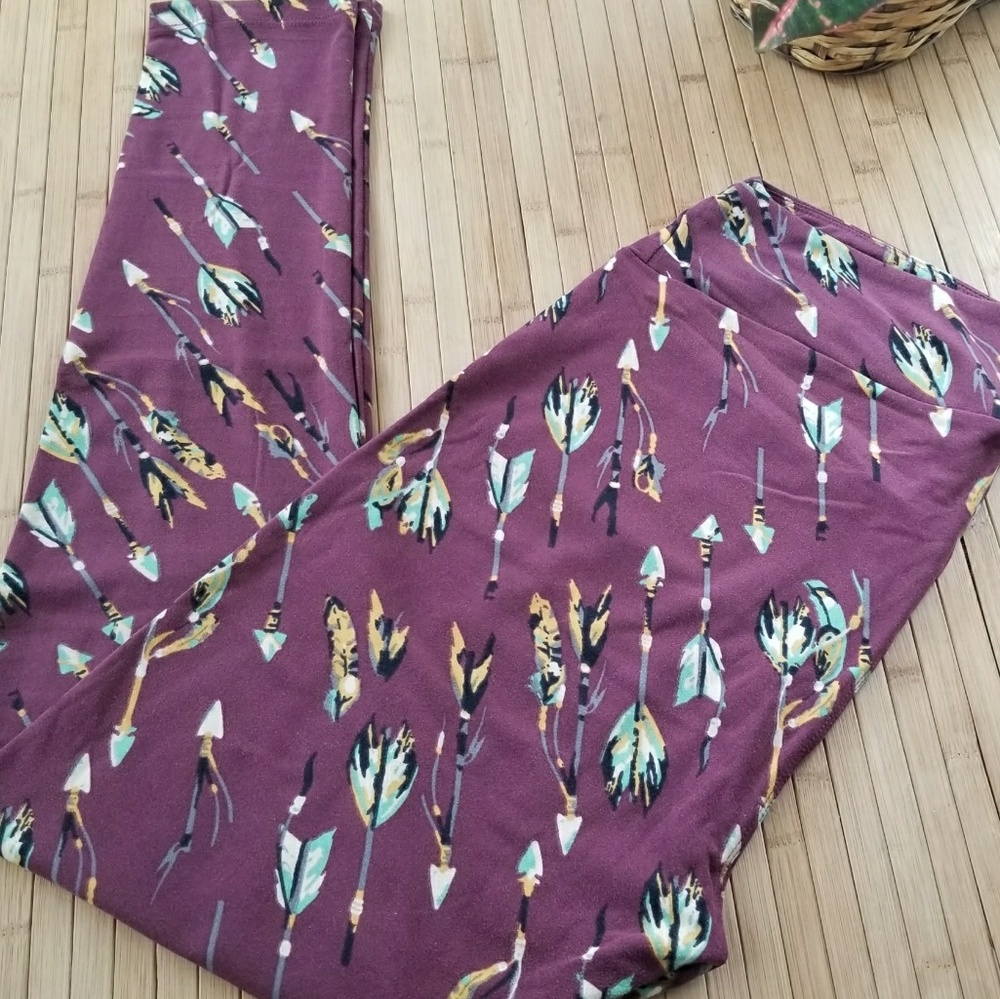 EUC Lularoe TC Leggings Mauve Arrows